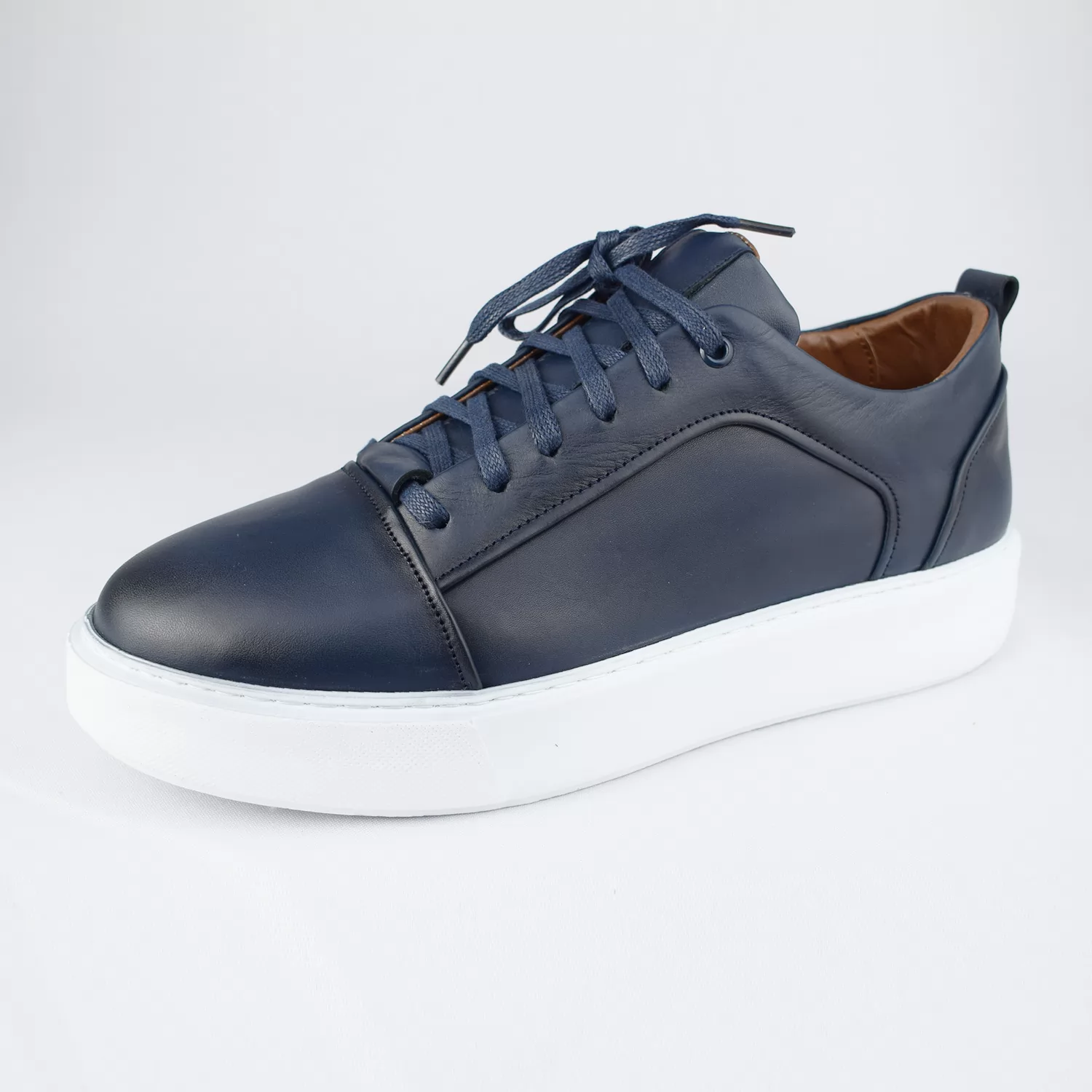 Basket pour homme 884 bleu cuir ............ sandale médicale femme confortable Maroc